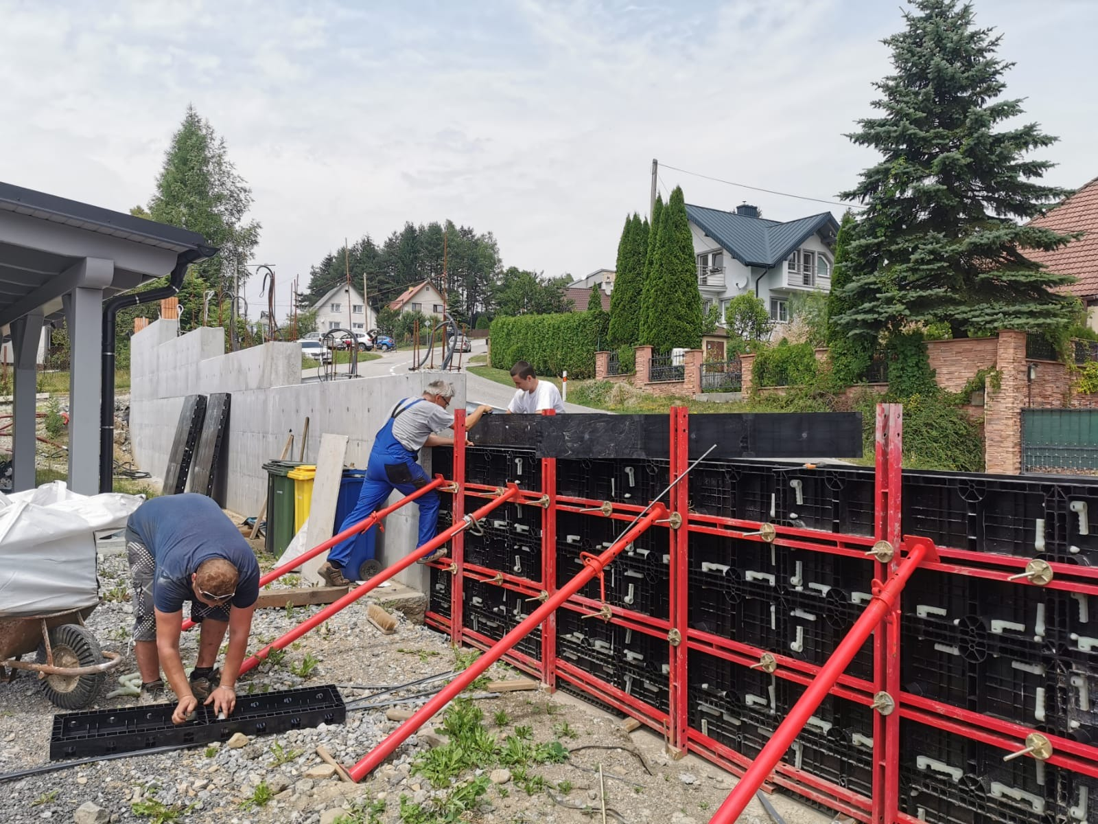 WINLONG ABS plastic wall formwork installation on residential site